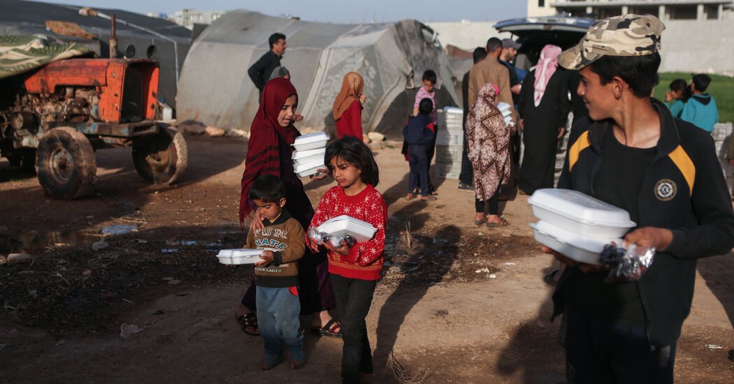 Diplomats Fear Russia May Use Syrian Aid as Bargaining Chip in Ukraine