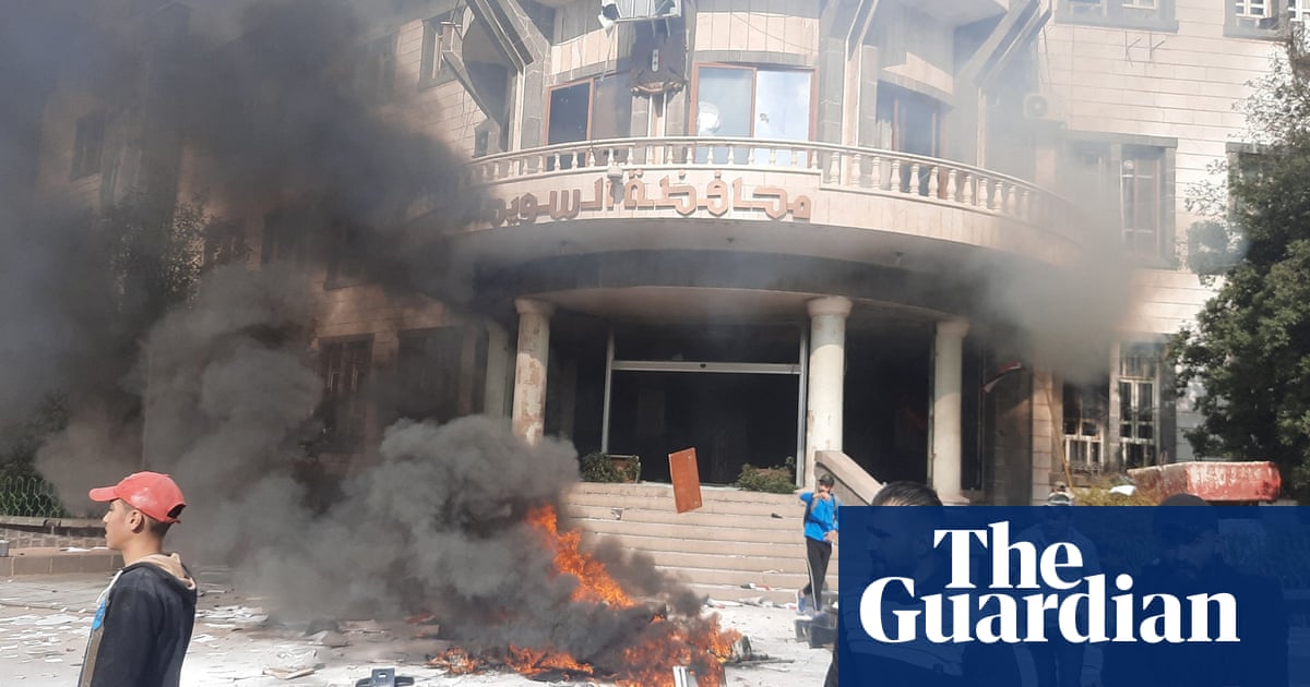 Protester killed in raid on Syrian government building in Sweida