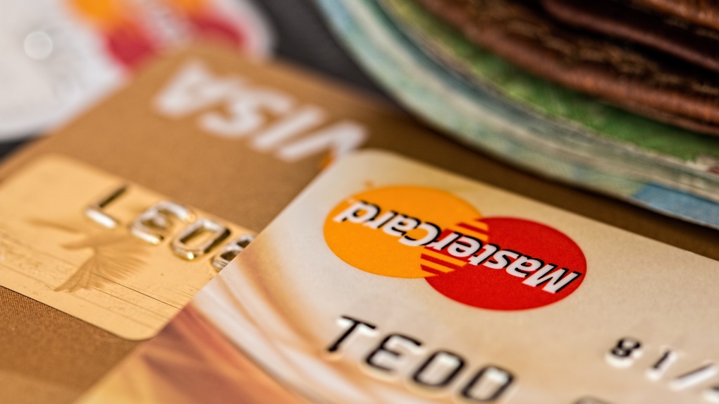 Federal government reaches agreement to cut credit card fees for business owners