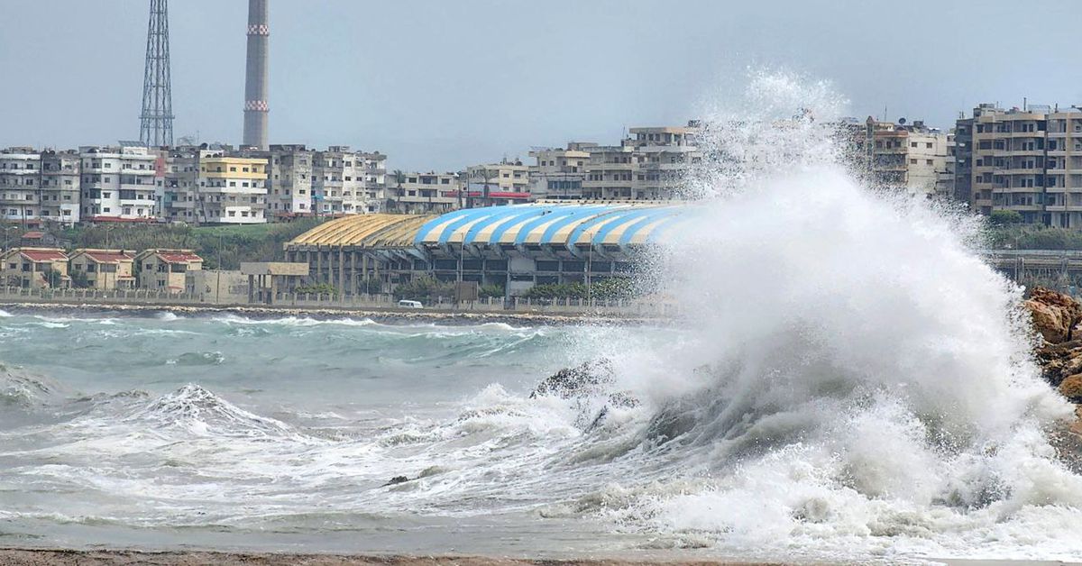 Syria port authority shuts all ports due to bad weather