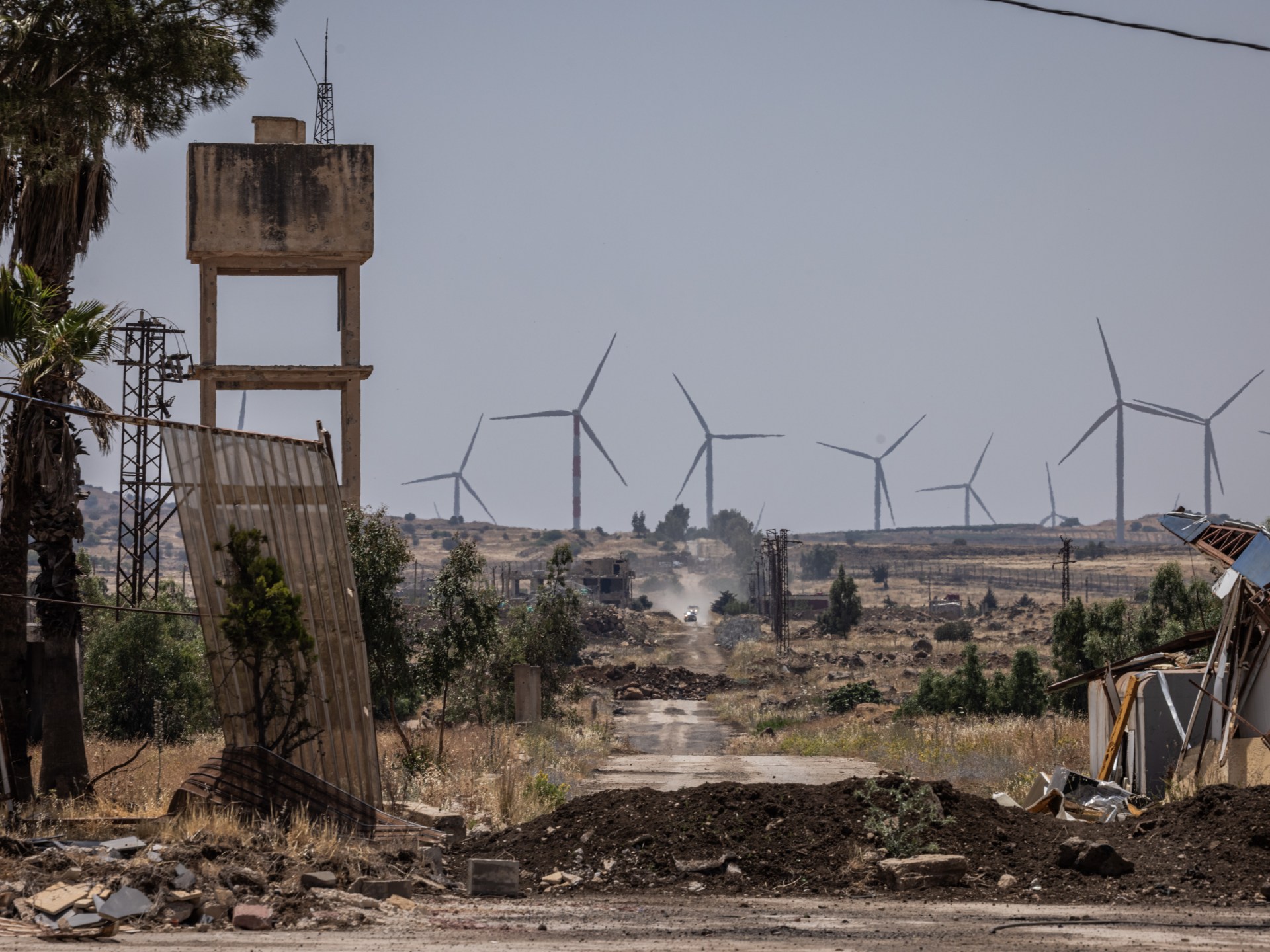 Israel launches new raids in Syria&rsquo;s Quneitra, establishes checkpoints